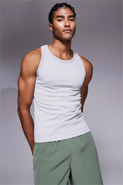 Жилет Icon с бесшовной ребристой отделкой и облегающим кроем артикул 147695726