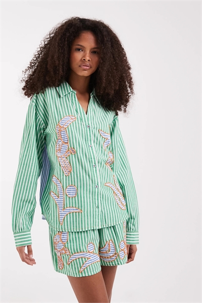 Рубашка с рисунком в виде полосатого тукана артикул 156237129