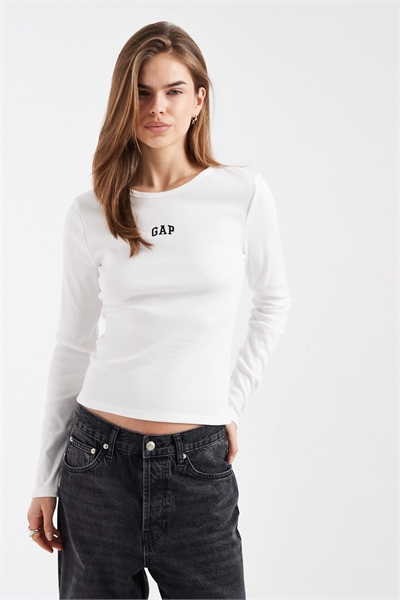 Приталенная футболка с длинным рукавом артикул 155313819