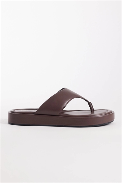 Босоножки-стринги Mira на плоской подошве артикул 152862957