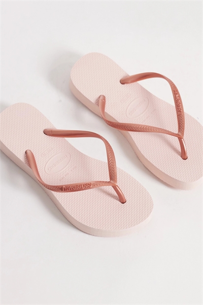 Тонкие шлепанцы на платформе артикул 155843072