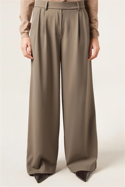 Удобные брюки из эластичной ткани артикул 156518074