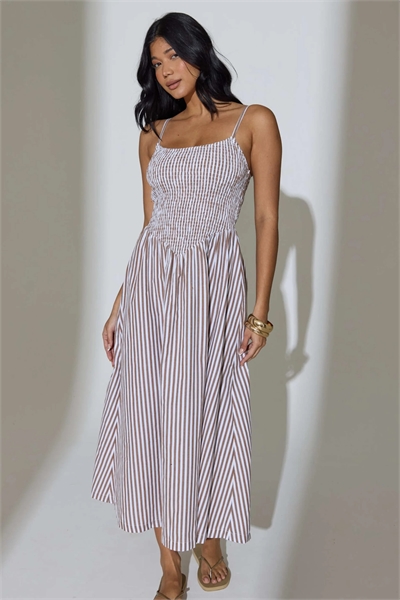Макси-платье в полоску со сборками артикул 156486367