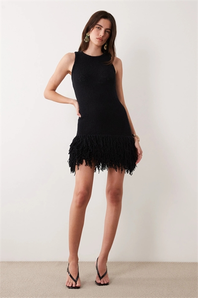 Мини-платье с бахромой из неровной ткани артикул 153713972