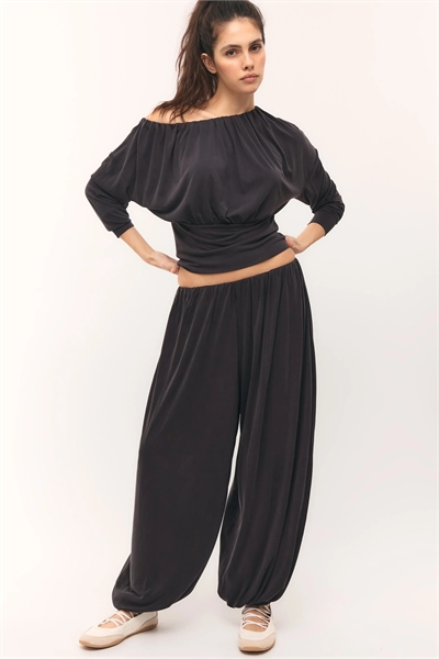 Брюки-балоны из мягкой ткани артикул 156513713