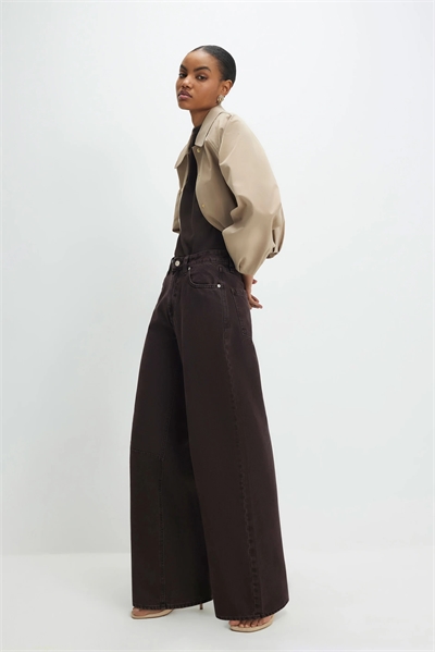 Джинсы свободного кроя с высокой талией артикул 156532848