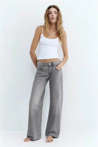 Джинсы с низкой посадкой и прямыми брючинами артикул 156464554