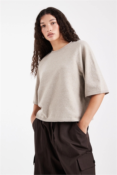 Короткая кофта с короткими рукавами из трикотажа прямого кроя артикул 150938342