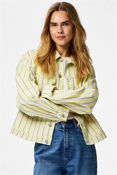 Джинсовая куртка артикул 156635647