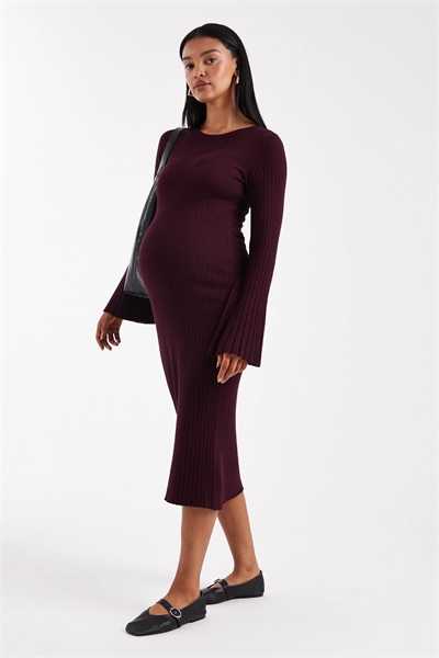 Платье средней длины с ребристой вязкой и завязкой на талии от Mamalicious Maternity артикул 149855390
