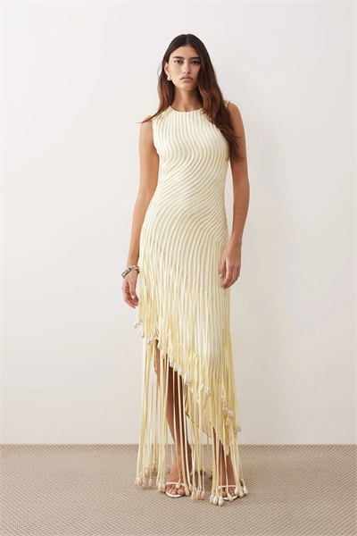 Макси-платье с волнистым линейным подолом, украшенным бахромой из жемчужных капель артикул 151701855