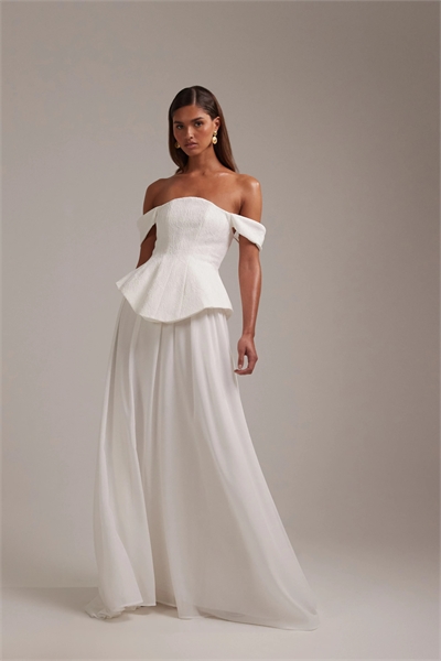 Свадебное платье макси с лифом из структурного кружева и юбкой из шифона артикул 151899288