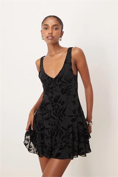 Мини-платье с V-образным вырезом и флокированной отделкой от Rawson артикул 152624262