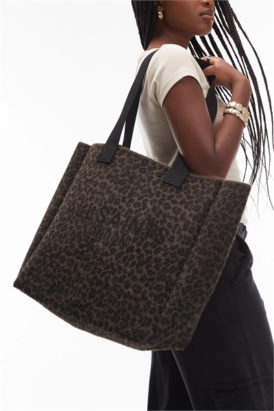 Сумка-тоут с леопардовым принтом Izzy Fuzzy артикул 150237002