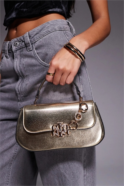 Сумочка с золотыми элементами артикул 152831237
