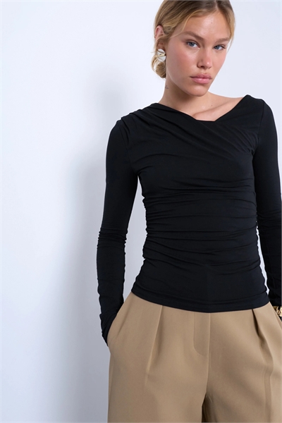 Топ с асимметричным вырезом и длинными рукавами артикул 143827247