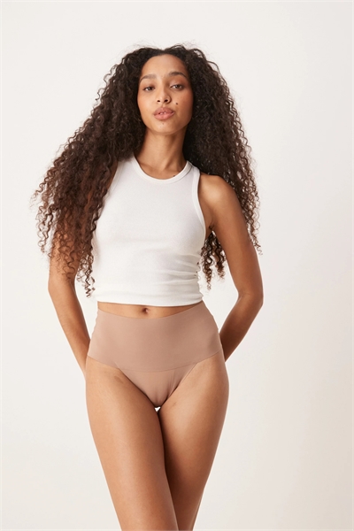 SPANXsupersmooth — стринги, которые не заметны под одеждой артикул 130468879