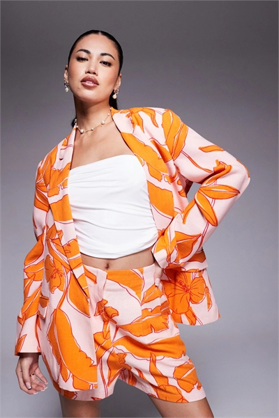 Шорты с высокой талией и декоративным швом, сшитые из льна co-ord артикул 135412608