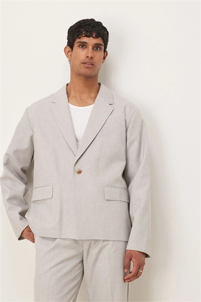 Короткая пиджак из льна артикул 138370505