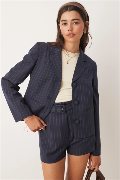 Приталенный блейзер в тонкую полоску co-ord артикул 143240727