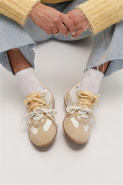 Кожаные кроссовки Park-err с контрастными шнурками артикул 150833871