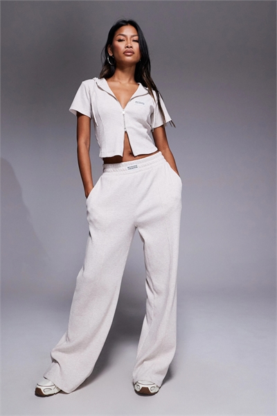 Штаны-джоггеры с широкими брючинами от Weekend Collective артикул 148305596