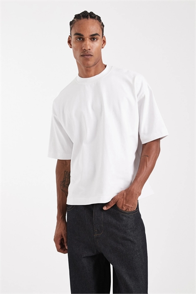 Коллекция Circular Design: футболка свободного кроя с широкими рукавами и утяжеленным материалом артикул 148406918