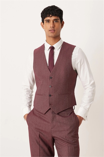 Жилет к стройному костюму артикул 150198057