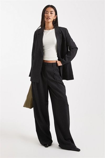 Брюки классического кроя с широкими брючинами и складками спереди co-ord артикул 150559847