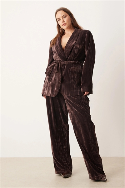 ASOS DESIGN Curve: брюки из бархата с высокой талией и прямым кроем co-ord артикул 150702774