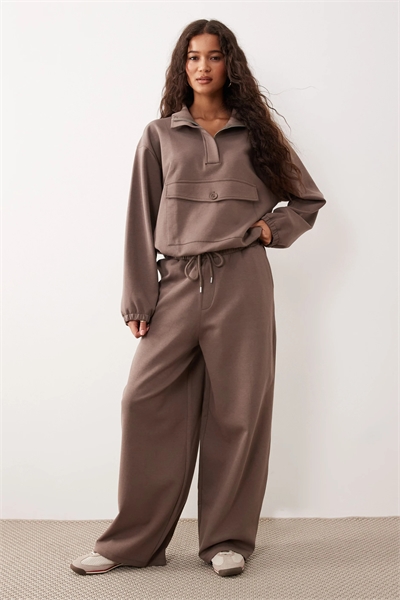 Jogger с экстремальной воронкообразной конструкцией co-ord артикул 152190998