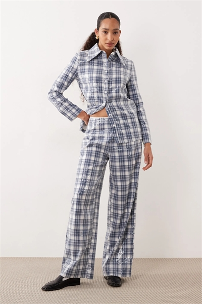 Брюки с широкими брючинами с принтом в клетку и пайетками от Maya co-ord артикул 152799260