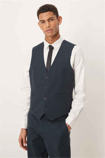 Жилет к стройному костюму артикул 153575201
