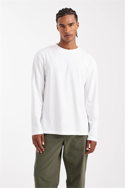 Футболка с длинным рукавом Essentials в стиле кэжуал артикул 152930915