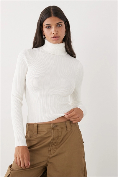 Мягкий трикотажный свитер с воротником-хомутом и ребристой вязкой артикул 141910804