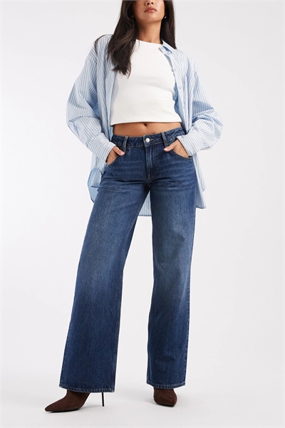 Джинсы с низкой талией, свободного кроя и широкими брючинами артикул 152705850