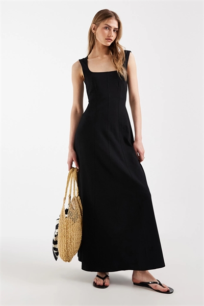 Платье средней длины с квадратным вырезом артикул 153919010