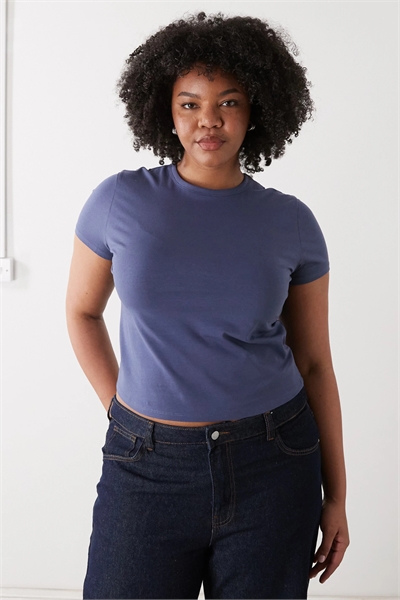 Еще одна футболка-бейби артикул 154273909