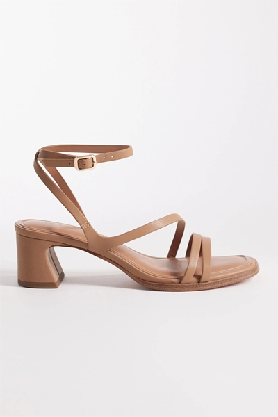 Сандалии Honeybee на среднем каблуке артикул 152238586