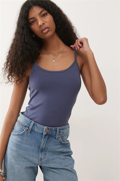 Облегающий топ на тонких бретелях артикул 154273984