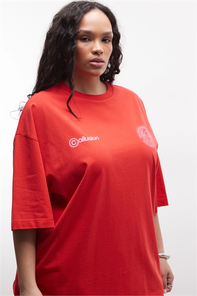 Футболка с крупным красным логотипом артикул 153881912