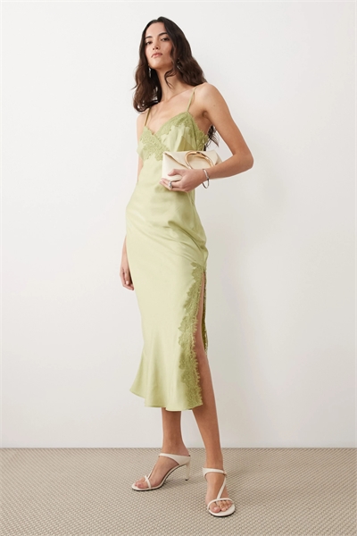 Платье-миди с кружевной отделкой артикул 155595819