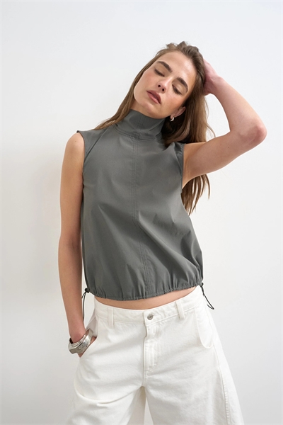Топ с техническим кроем и завязками по низу артикул 155055032