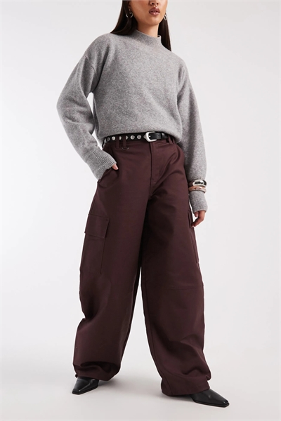 Брюки-клёш с функциональными карманами артикул 153515233