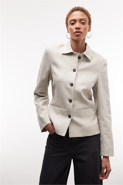 Приталенный льняной пиджак на пуговицах артикул 155696888
