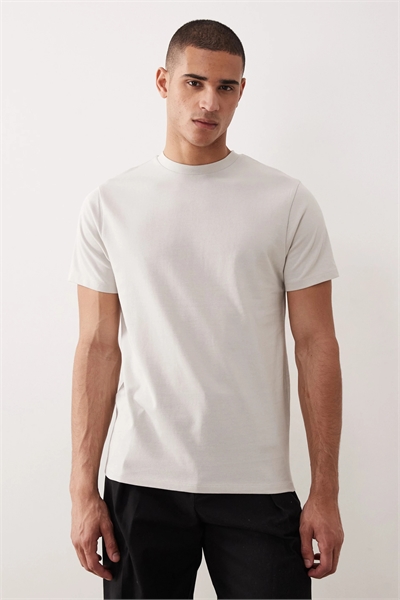 Футболка свободного кроя из плотной ткани артикул 153712628