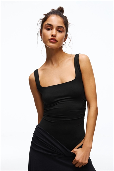 Боди с квадратным вырезом и бретелями артикул 156370077