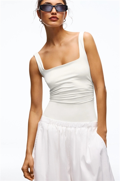 Боди с квадратным вырезом и бретелями артикул 156370104