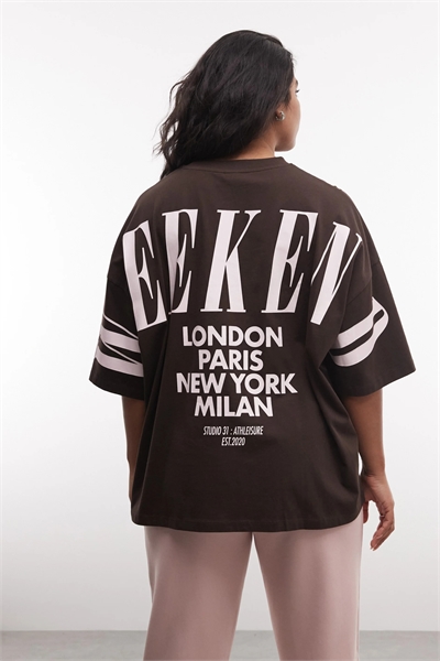 Футболка Weekend Collective с изображением кривой и логотипом на спине артикул 151265416