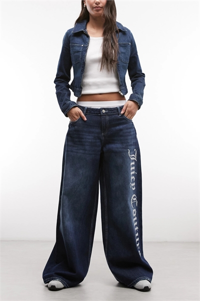 Джинсы с низкой посадкой и логотипом из стразов на прямых брючинах артикул 153280546